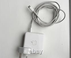 Apple MacBook Pro 13.3 (256GB SSD, Intel Core i5 8th Gen, 2.40 GHz, 8GB) A2159