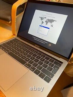 Apple MacBook Pro 13 inch Core i7 3.30GHz 512GB SSD / 16GB Ram with box