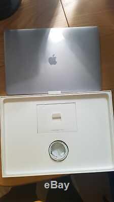 Apple MacBook Pro 15.4 256GB SSD i7 9th Gen 2.60 6 Core 16GB Space Gray 2019 A+