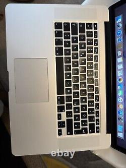 Apple MacBook Pro 15.4 A1398 2014- Core i7 2.3GHz 512GB/16GB -Silver
