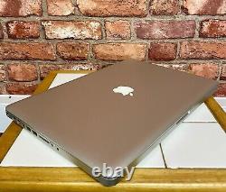 Apple MacBook Pro 15 Quad Core i7 2.0GHz 8GB RAM 256GB SSD MC721 MS Office