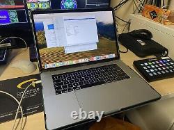 Apple MacBook Pro A1990 2018 15 Core i7-8850H 2.6GHz 6-Core 512GB 16GB RAM 560X