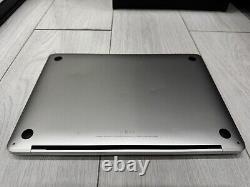 Apple MacBook Pro Retina 13.3 2017 256GB SSD 8GB Ram 2.3GHz Core i5 Silver