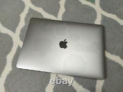 MacBook Pro 13 (2017) i5, 16GB RAM, 256GB SSD, FINAL CUT PRO, LOGIC PRO X