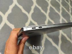 MacBook Pro 13 (2017) i5, 16GB RAM, 256GB SSD, FINAL CUT PRO, LOGIC PRO X