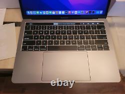 MacBook Pro 13.3 2019 Touch Bar 256GB SSD 16GB Ram 2.4GHz Core i5 + Office 2019