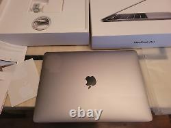 MacBook Pro 13.3 2019 Touch Bar 256GB SSD 16GB Ram 2.4GHz Core i5 + Office 2019