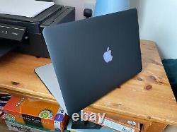 MacBook Pro 15 i7 3.4GHz 1TB SSD 16GB NEW Battery, Keyboard installed by APPLE