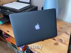 MacBook Pro 15 i7 3.4GHz 1TB SSD 16GB NEW Battery, Keyboard installed by APPLE