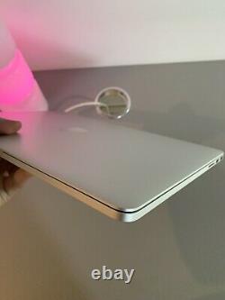 Macbook Pro 15 i7 16GB RAM Radeon R9 2GB Dedicated Graphics 500GB SSD GAMING