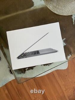 PERFECT CONDITION APPLE MacBook Pro 13in (256GB SSD, 256 GB, 8GB) Space Grey