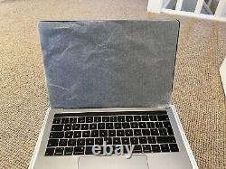 Apple MacBook Pro 13 (256 Go SSD, 8 Go) Ordinateur portable Gris sidéral (MR9Q2B/A)