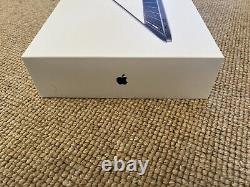 Apple MacBook Pro 13 (256 Go SSD, 8 Go) Ordinateur portable Gris sidéral (MR9Q2B/A)