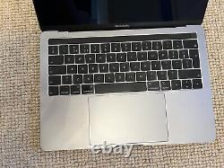 Apple MacBook Pro 13 (256 Go SSD, 8 Go) Ordinateur portable Gris sidéral (MR9Q2B/A)