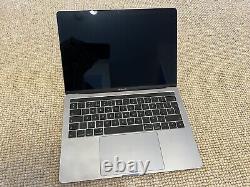 Apple MacBook Pro 13 (256 Go SSD, 8 Go) Ordinateur portable Gris sidéral (MR9Q2B/A)