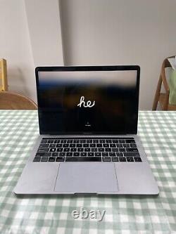 Apple MacBook Pro 13.3 (256 Go SSD, Intel Core i5 8ème génération, 8 Go RAM, Gris sidéral)
