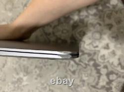 Apple MacBook Pro 13.3 Gris Sidéral (Intel Core i5 dual-core 1,6 GHz, SSD 128 Go)