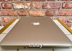 Apple MacBook Pro 13 Core i5 2.4GHz 16Go RAM 256Go SSD MD313 macOS SONOMA <br/> 
<br/>(Note: 'Go' stands for gigaoctets, the French equivalent for gigabytes)