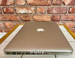 Apple MacBook Pro 13 Core i5 2.4GHz 16Go RAM 256Go SSD MD313 macOS SONOMA	 
<br/>

	<br/> 	(Note: 'Go' stands for gigaoctets, the French equivalent for gigabytes)