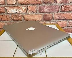 Apple MacBook Pro 13 Core i5 2.4GHz 16Go RAM 256Go SSD MD313 macOS SONOMA <br/> 	  
  
<br/>
(Note: 'Go' stands for gigaoctets, the French equivalent for gigabytes)