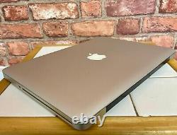 Apple MacBook Pro 13 Core i5 2.4GHz 16Go RAM 256Go SSD MD313 macOS SONOMA 	<br/>	

 
<br/>
(Note: 'Go' stands for gigaoctets, the French equivalent for gigabytes)