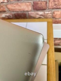 Apple MacBook Pro 13 Core i5 2.5GHz 16GB RAM 256GB SSD MD101 MacOS SONOMA  <br/>  
<br/>
	 
Translation: Apple MacBook Pro 13 Core i5 2.5GHz 16GB RAM 256GB SSD MD101 MacOS SONOMA