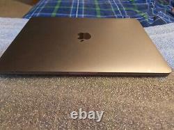 Apple MacBook Pro 13 i5 2.3GHz 8GB 128gb 2017 Space Grey Laptop A1708 translates to: Apple MacBook Pro 13 i5 2,3 GHz 8 Go 128 Go 2017 Gris sidéral Ordinateur portable A1708.