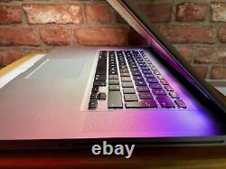 Apple MacBook Pro 15 C2D 2.53GHz 8GB RAM 256GB SSD MC118 MacOS Monterey   <br/>
	 <br/>Translation in French: Apple MacBook Pro 15 C2D 2,53 GHz 8 Go de RAM 256 Go de SSD MC118 MacOS Monterey