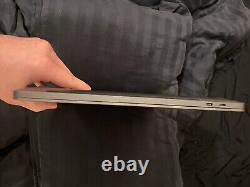 Apple MacBook Pro 16 4,5 GHz i7 6 cœurs 16 Go de RAM 500 Go SSD 190 cycles
