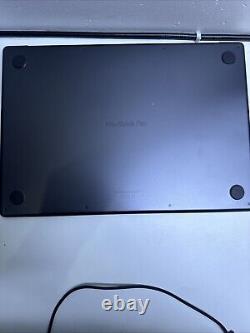 Apple MacBook Pro 16 (512 Go SSD, M3 Pro, 18 Go) Ordinateur portable Space Black MRW13B/A