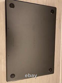 Apple MacBook Pro 16 pouces M3 Max CPU 16 cœurs GPU 40 cœurs 128 Go de RAM 2 To SSD Noir