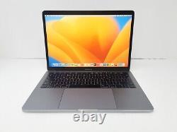Apple MacBook Pro 2017 13 Intel Core i7 2.5GHz 250GB / 8GB Touchbar inc VAT can be translated to French as 'Apple MacBook Pro 2017 13 Intel Core i7 2.5GHz 250GB / 8GB Touchbar TVA incluse.'