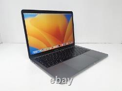 Apple MacBook Pro 2017 13 Intel Core i7 2.5GHz 250GB / 8GB Touchbar inc VAT can be translated to French as 'Apple MacBook Pro 2017 13 Intel Core i7 2.5GHz 250GB / 8GB Touchbar TVA incluse.'