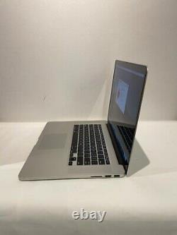 Apple MacBook Pro Retina 15.4 2.4Ghz i7 16GB RAM 1TB SSD 2013 Dual Graphics can be translated to French as: Apple MacBook Pro Retina 15.4 2,4Ghz i7 16 Go RAM 1 To SSD 2013 Double Graphique.