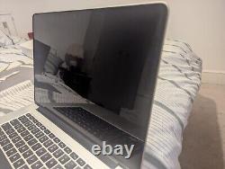 Apple Macbook Pro 15 2015 2.2ghz i7 16go RAM 256go SSD Logic pro Final cut pro