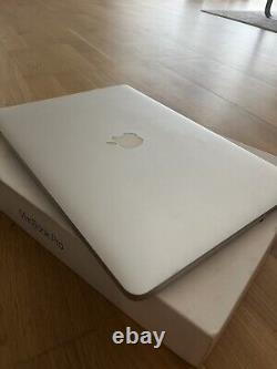 MacBook Pro 15 2015 en parfait état avec suite Ableton Live originale en disposition QWERTY