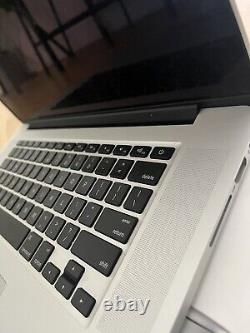 MacBook Pro 15 2015 en parfait état avec suite Ableton Live originale en disposition QWERTY