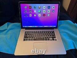 MacBook Pro 15 i7 3.7GHz NEUF 2TB SSD 16GB RAM A GRADE RADEON + LOGICIEL +