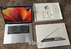 MacBook Pro 15 pouces (2018) d'Apple emballé, i9 2,9 GHz, 16 Go de RAM, SSD 256 Go, Touch Bar