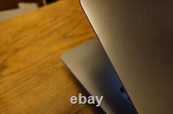 MacBook Pro 16 pouces Core i9 2,4 GHz, 16 Go de RAM, 1 To Radeon Pro 5500M (modèle 2019)